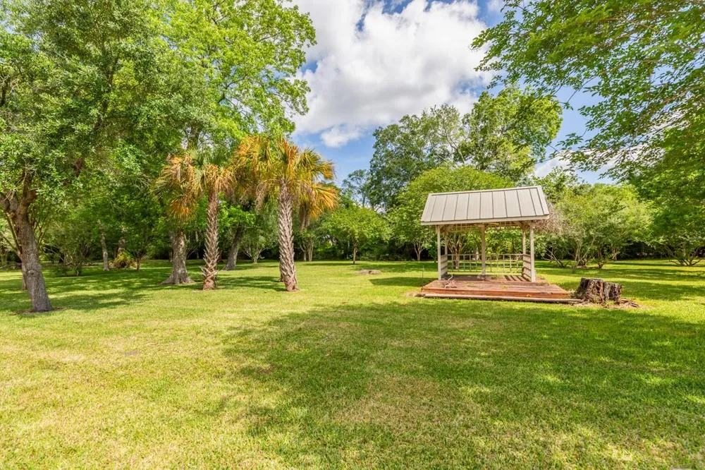 1280 Cherokee Lane Beaumont, TX 77702