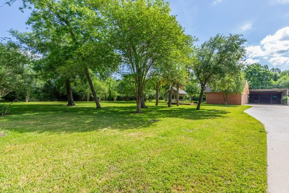1280 Cherokee Lane Beaumont, TX 77702