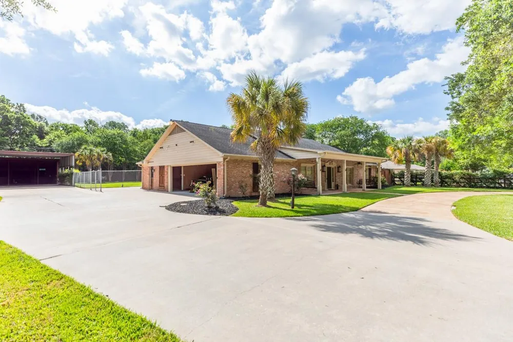 1280 Cherokee Lane Beaumont, TX 77702