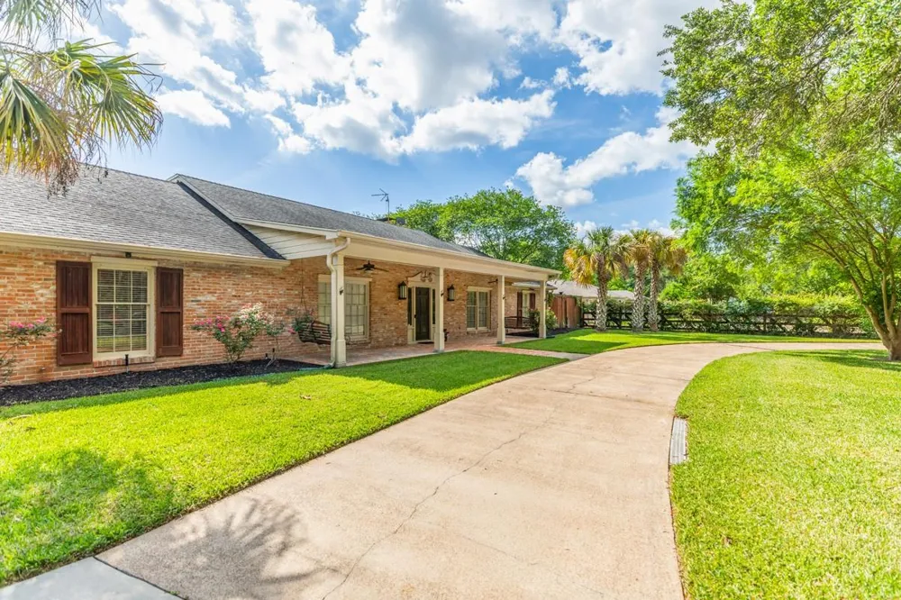 1280 Cherokee Lane Beaumont, TX 77702