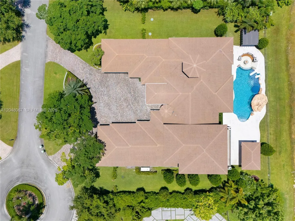 3724 Pine Lake Dr Weston, FL 33332