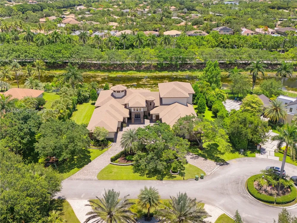 3724 Pine Lake Dr Weston, FL 33332