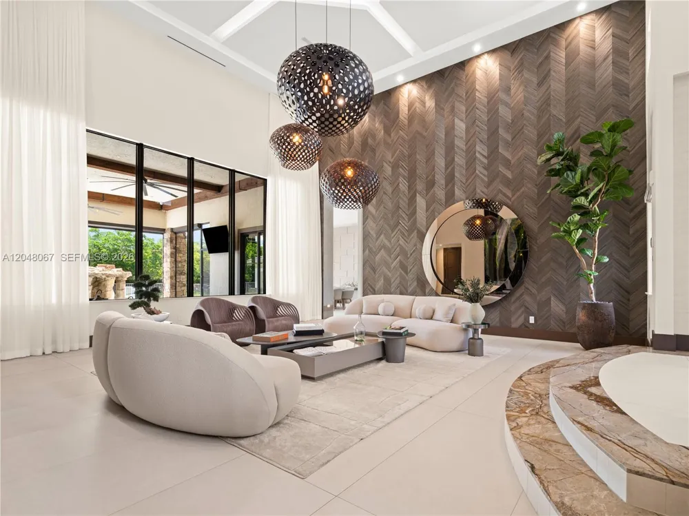 3724 Pine Lake Dr Weston, FL 33332