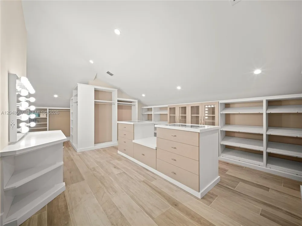 3724 Pine Lake Dr Weston, FL 33332