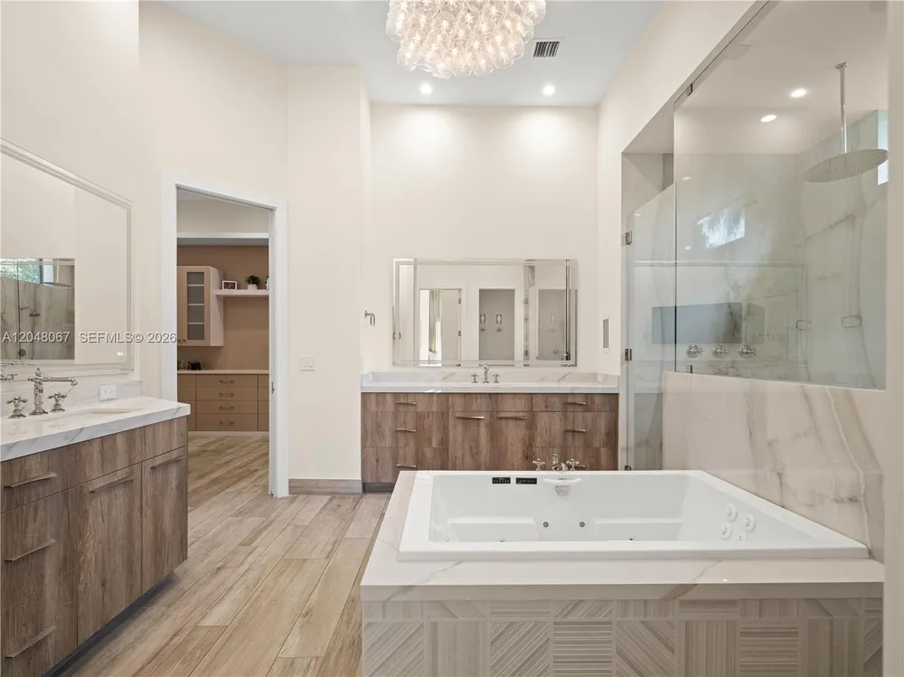 3724 Pine Lake Dr Weston, FL 33332