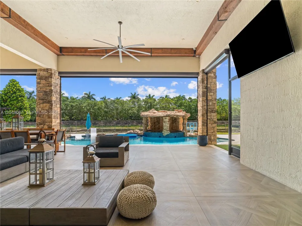 3724 Pine Lake Dr Weston, FL 33332