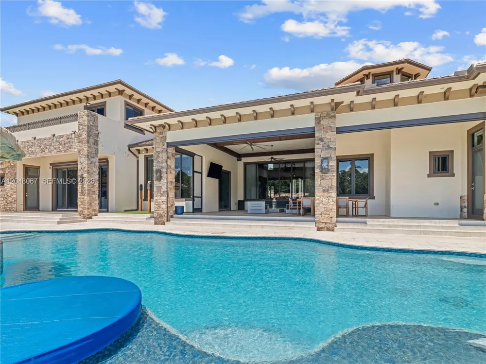 3724 Pine Lake Dr Weston, FL 33332