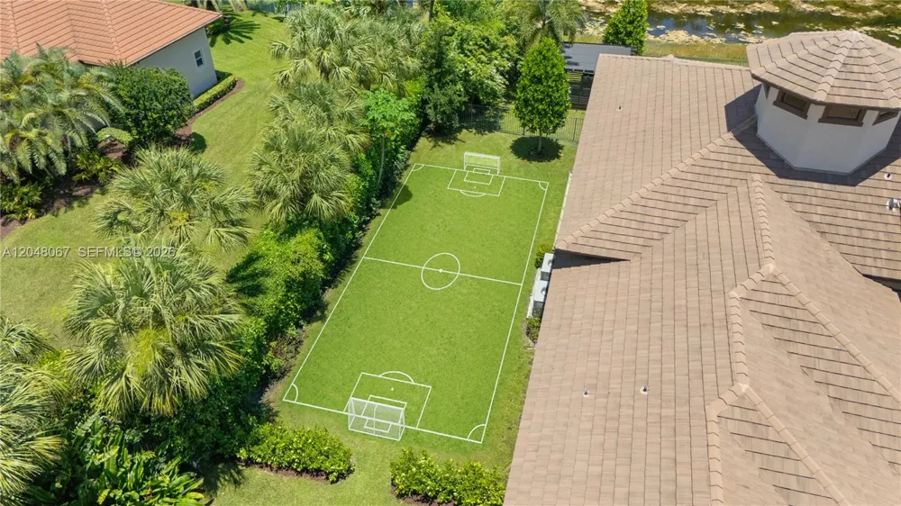 3724 Pine Lake Dr Weston, FL 33332