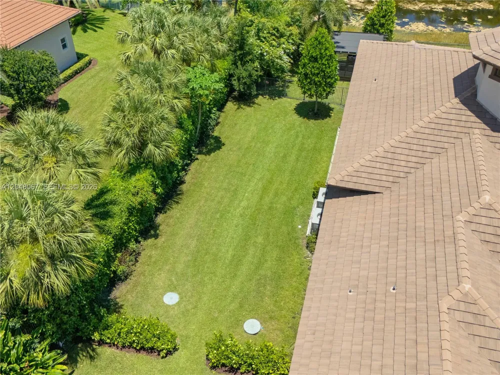 3724 Pine Lake Dr Weston, FL 33332