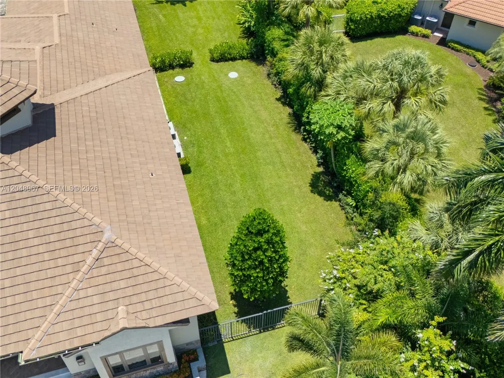 3724 Pine Lake Dr Weston, FL 33332