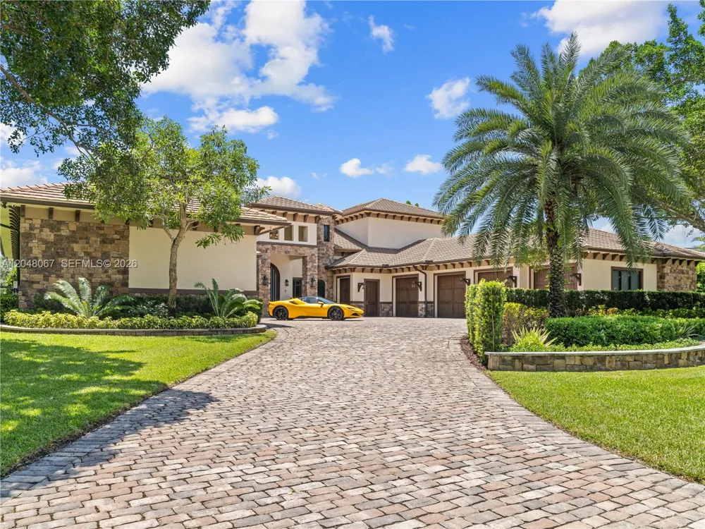 3724 Pine Lake Dr Weston, FL 33332
