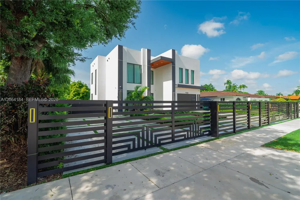 9330 SW 34th St Miami, FL 33165