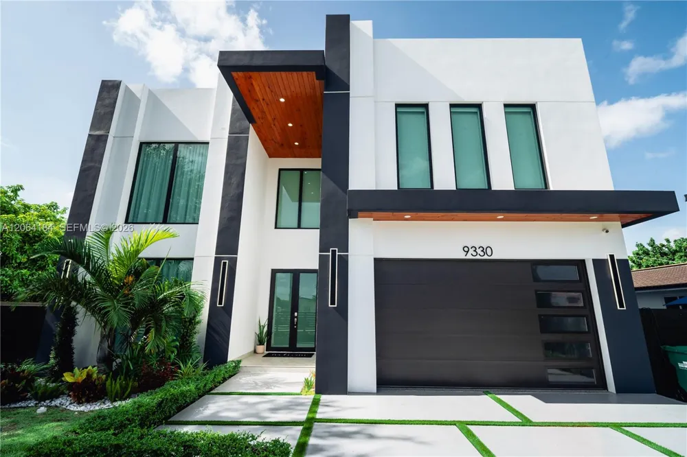 9330 SW 34th St Miami, FL 33165