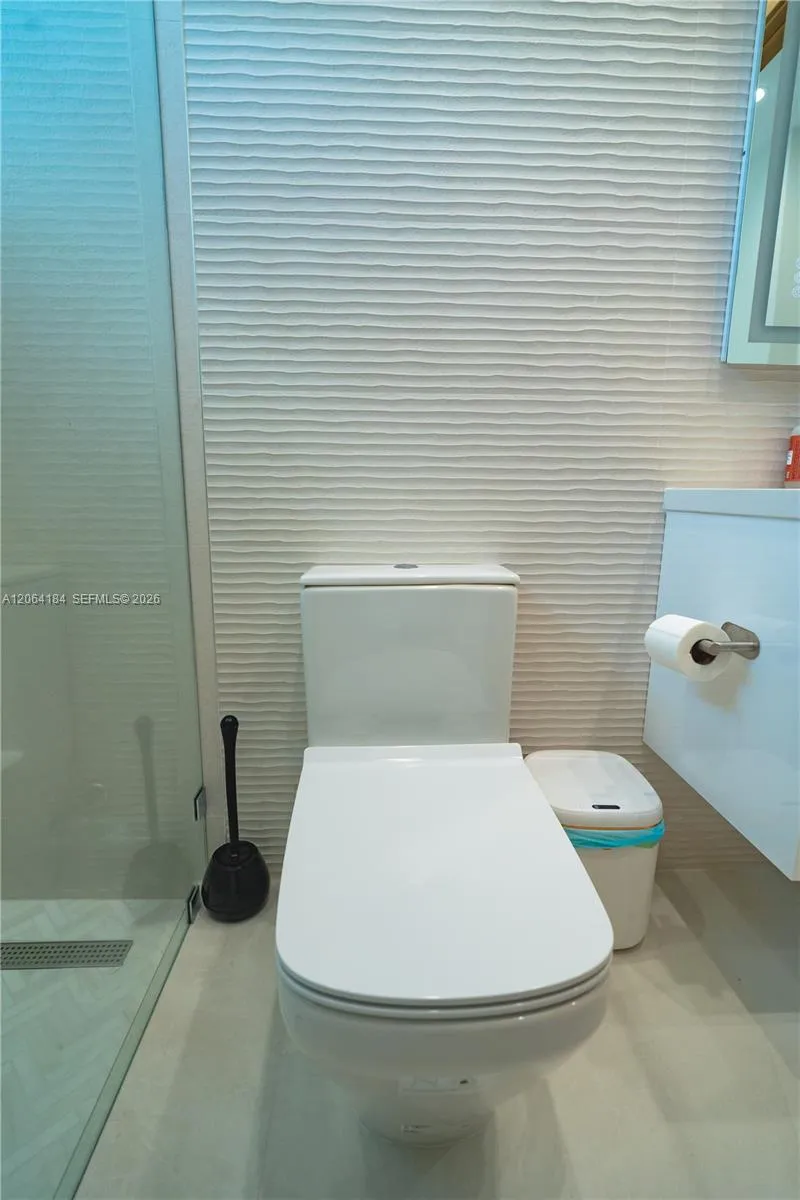 9330 SW 34th St Miami, FL 33165