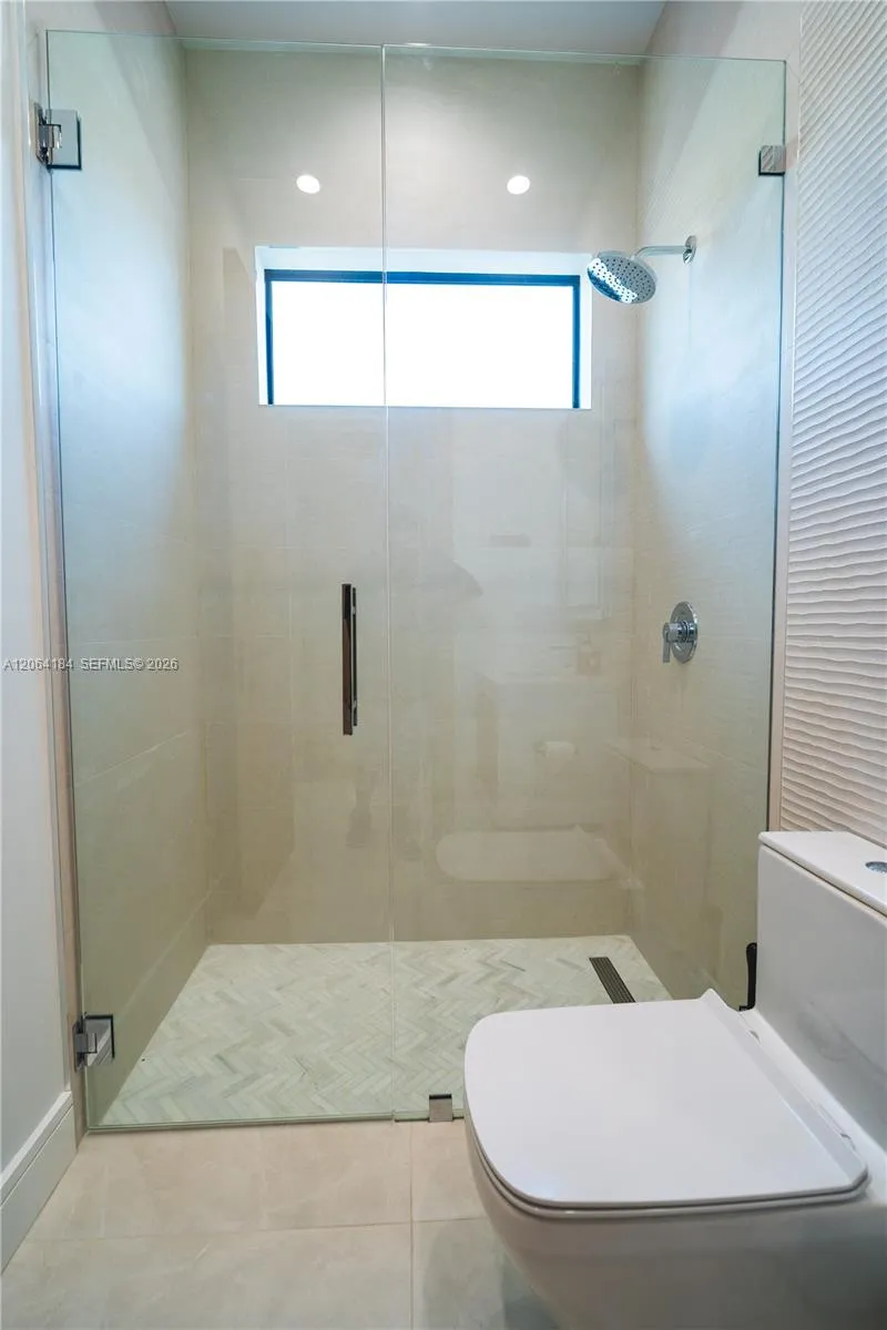 9330 SW 34th St Miami, FL 33165