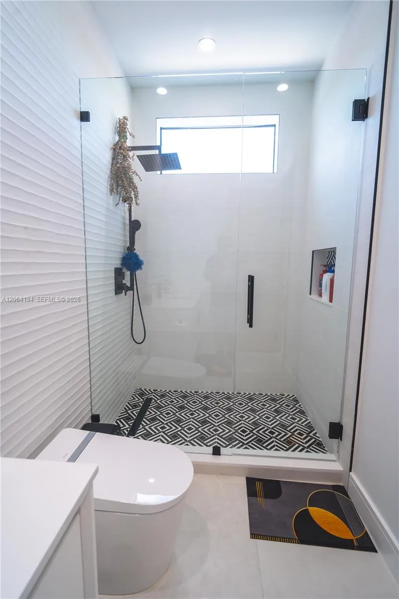 9330 SW 34th St Miami, FL 33165