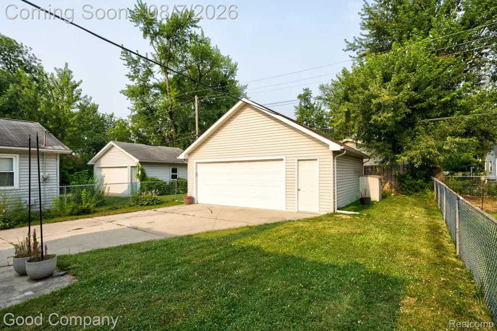 3095 Buckingham Avenue Berkley City, MI 48072