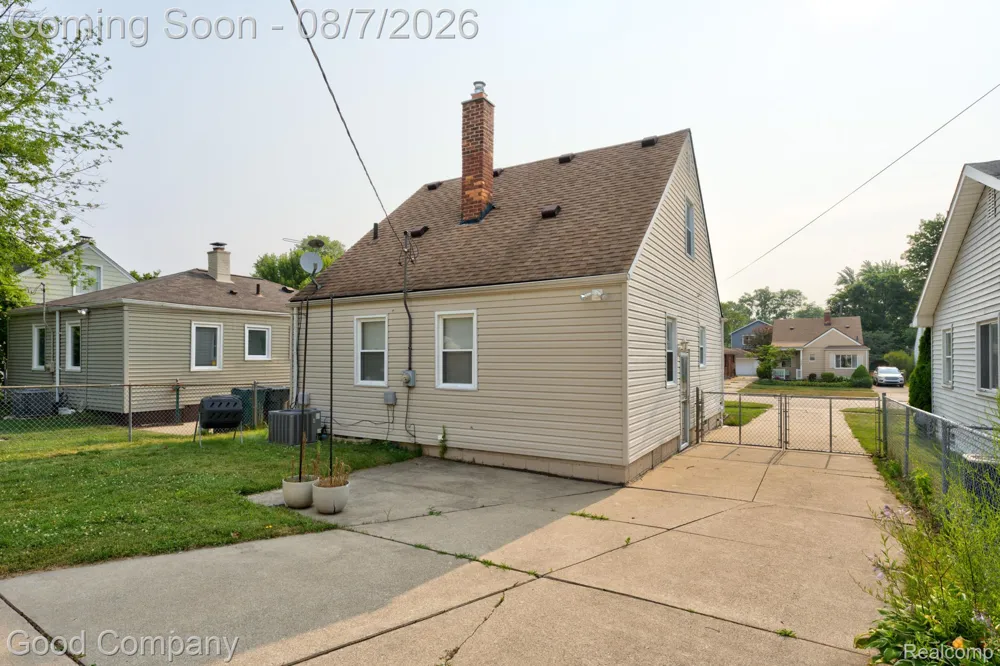 3095 Buckingham Avenue Berkley City, MI 48072