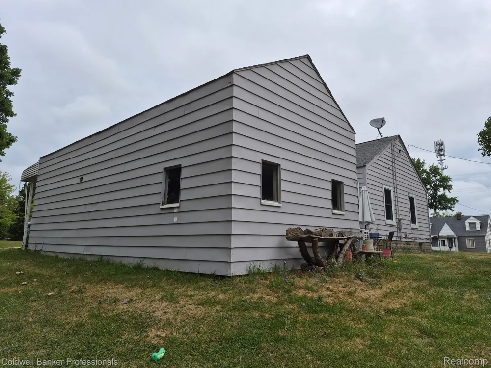 3384 Swartz Street Flint Charter Township, MI 48507