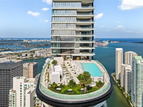 300 Biscayne Boulevard Way #1106E