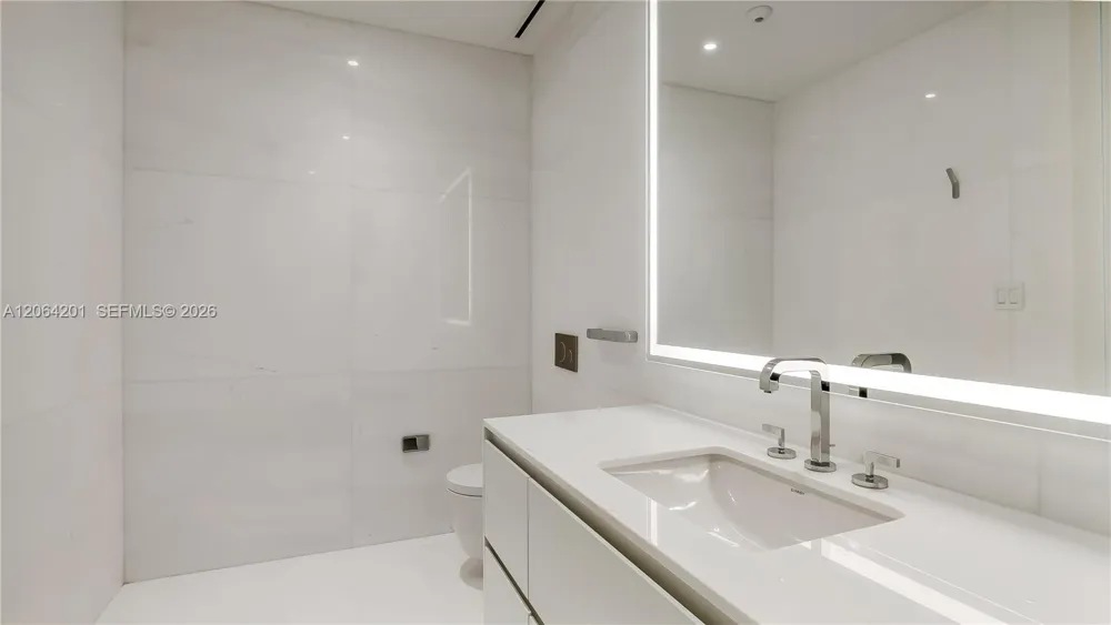 300 Biscayne Boulevard Way #1106E Miami, FL 33131