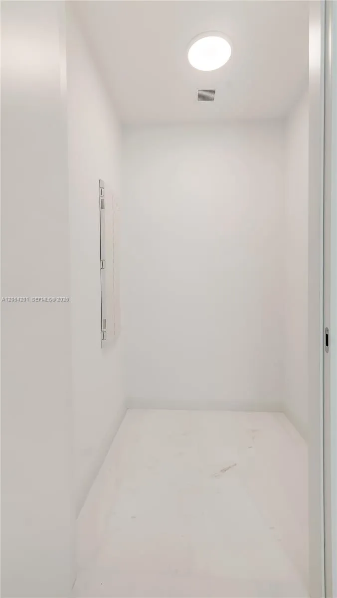 300 Biscayne Boulevard Way #1106E Miami, FL 33131