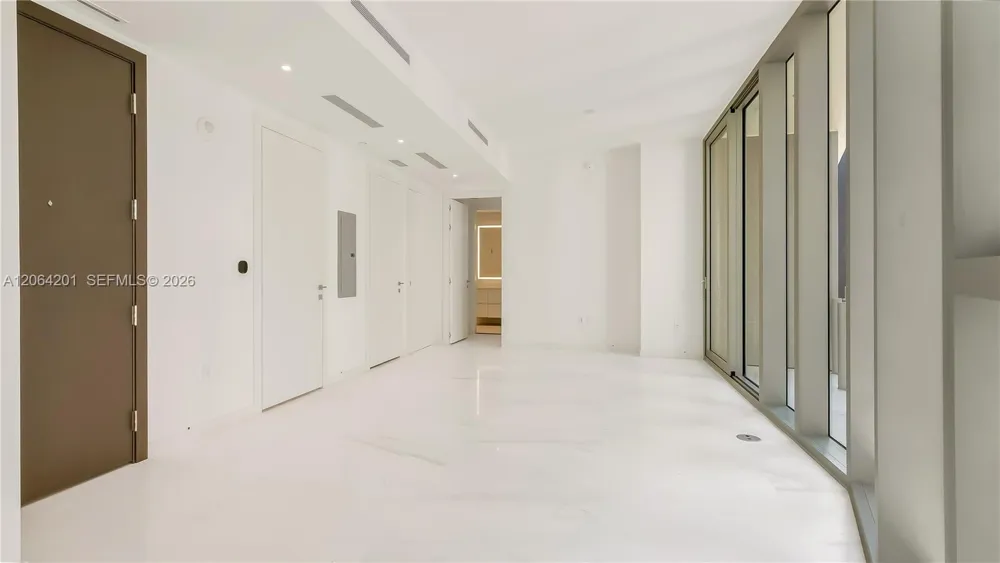 300 Biscayne Boulevard Way #1106E Miami, FL 33131