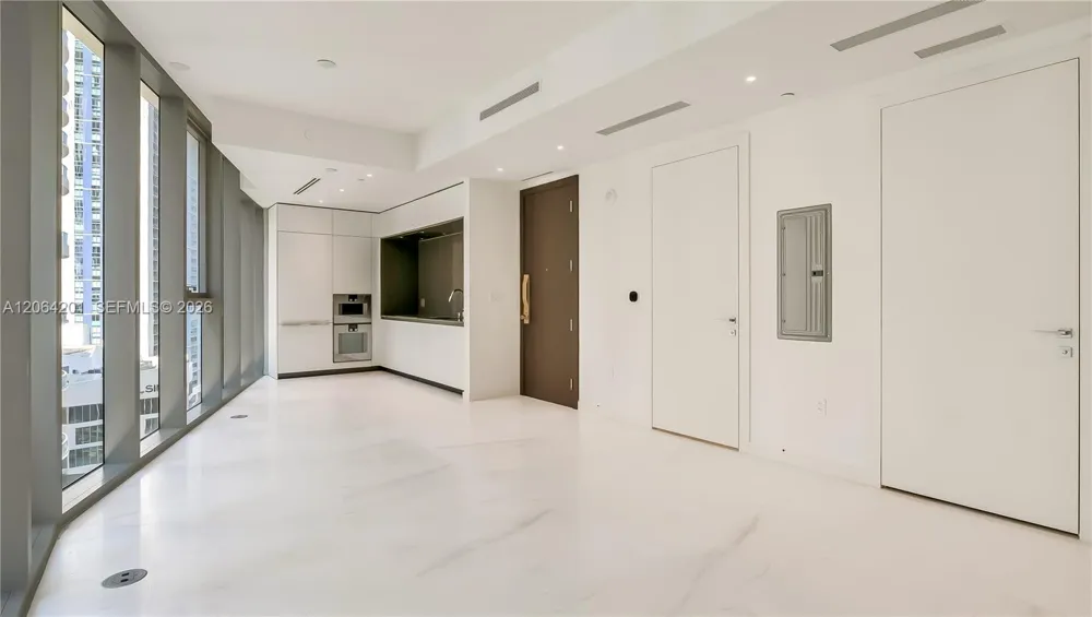 300 Biscayne Boulevard Way #1106E Miami, FL 33131