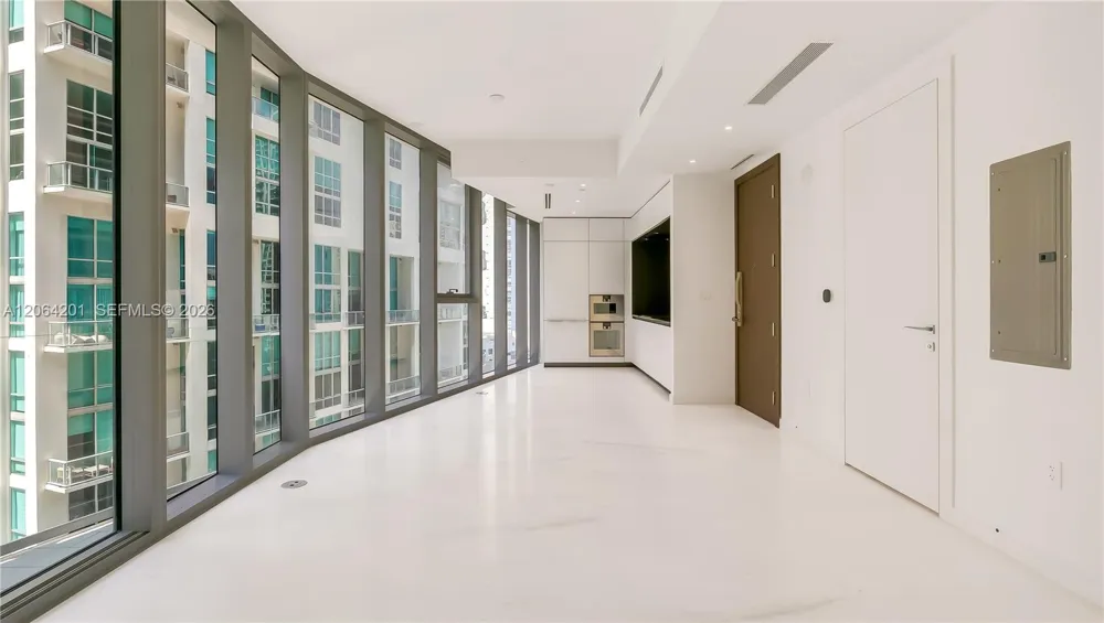 300 Biscayne Boulevard Way #1106E Miami, FL 33131