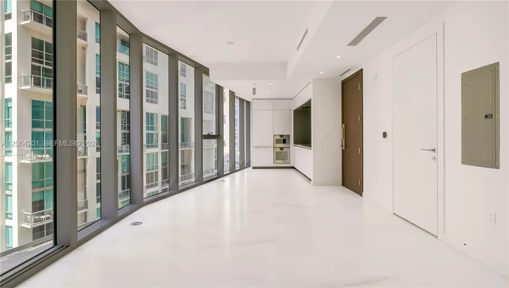 300 Biscayne Boulevard Way #1106E Miami, FL 33131