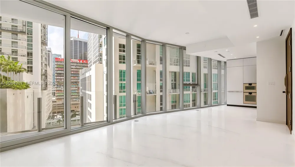 300 Biscayne Boulevard Way #1106E Miami, FL 33131