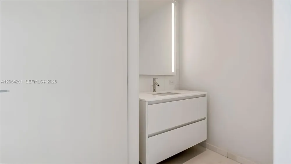 300 Biscayne Boulevard Way #1106E Miami, FL 33131