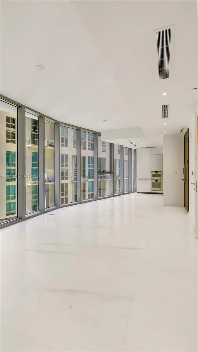 300 Biscayne Boulevard Way #1106E Miami, FL 33131