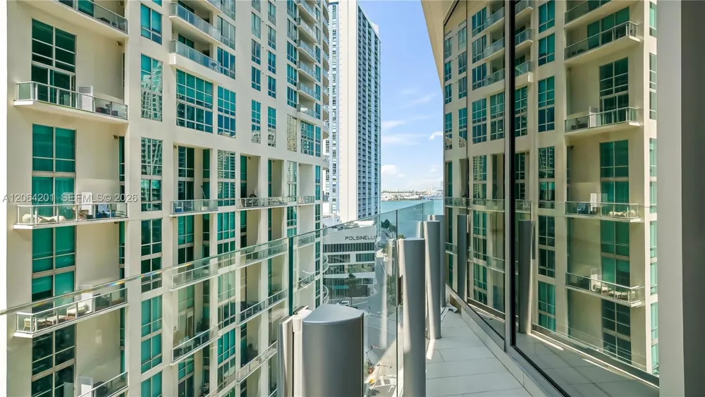 300 Biscayne Boulevard Way #1106E Miami, FL 33131