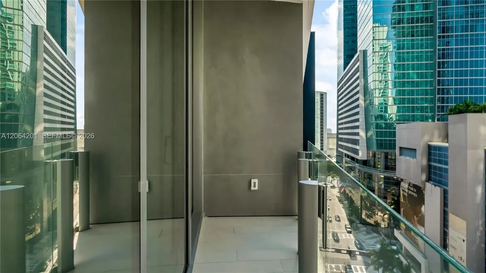 300 Biscayne Boulevard Way #1106E Miami, FL 33131