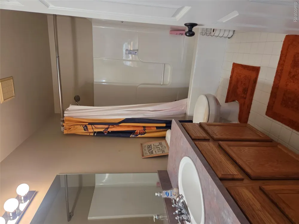 26940 Cedar Run Court Woodhaven City, MI 48183