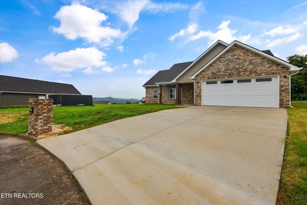 829 Wehali Tr Kodak, TN 37764