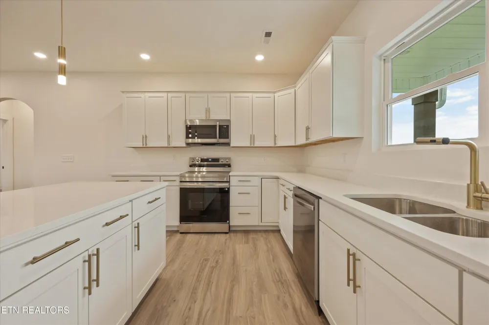 829 Wehali Tr Kodak, TN 37764