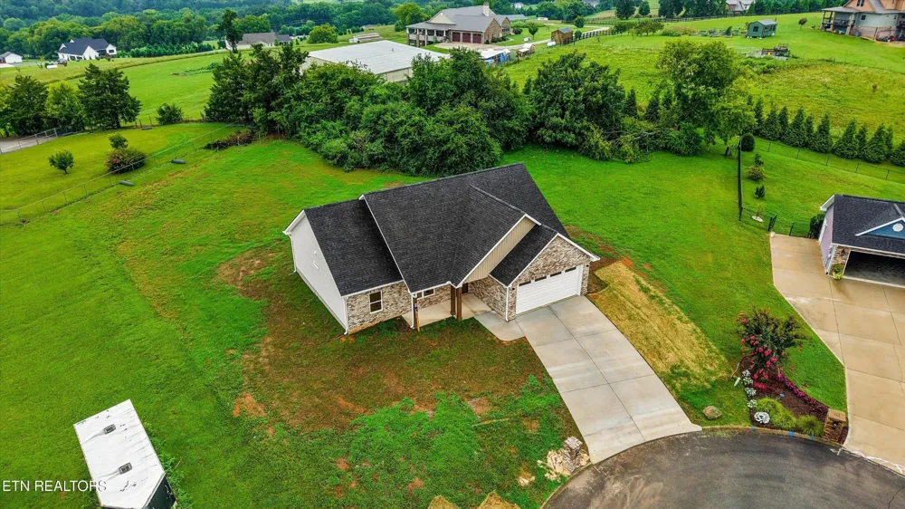 829 Wehali Tr Kodak, TN 37764