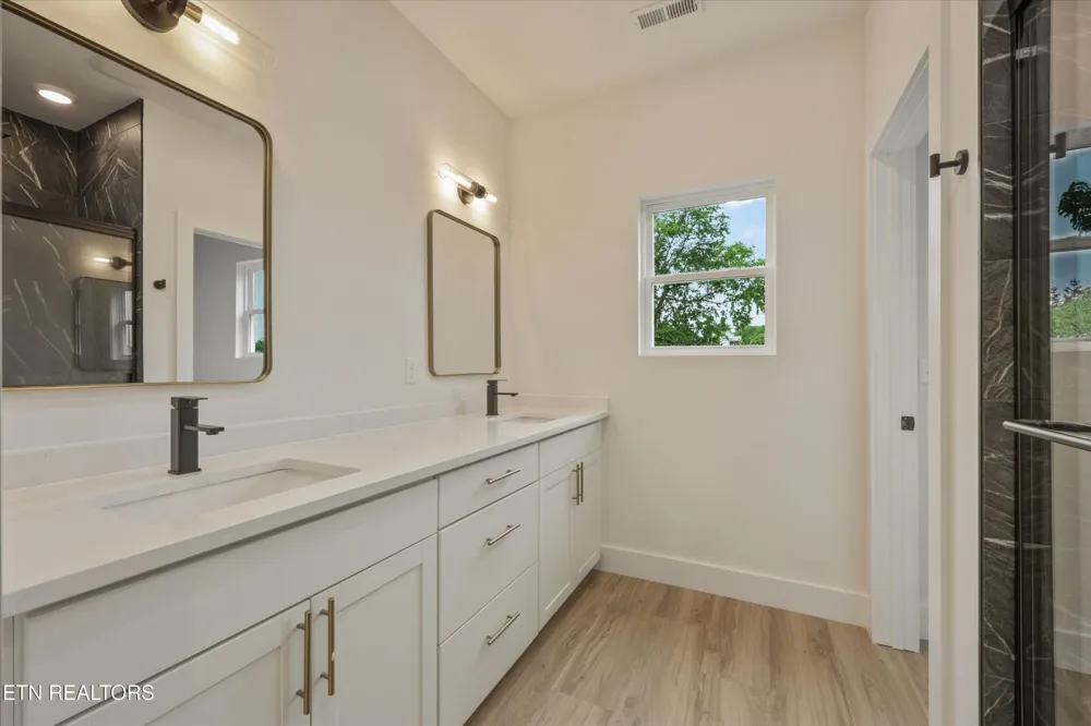 829 Wehali Tr Kodak, TN 37764