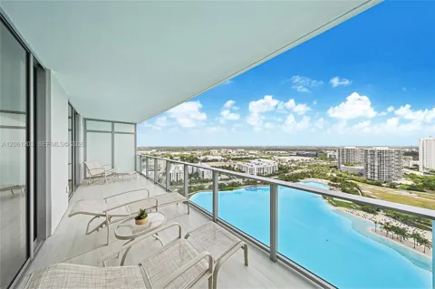 2411 Laguna Circle #2010