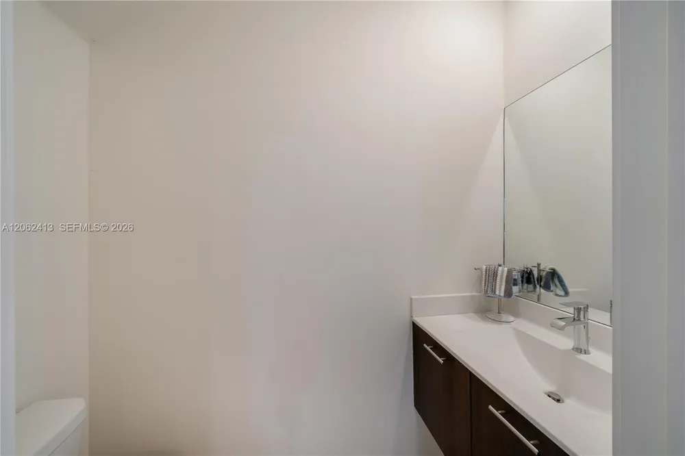 10425 NW 82nd St #4 Doral, FL 33178