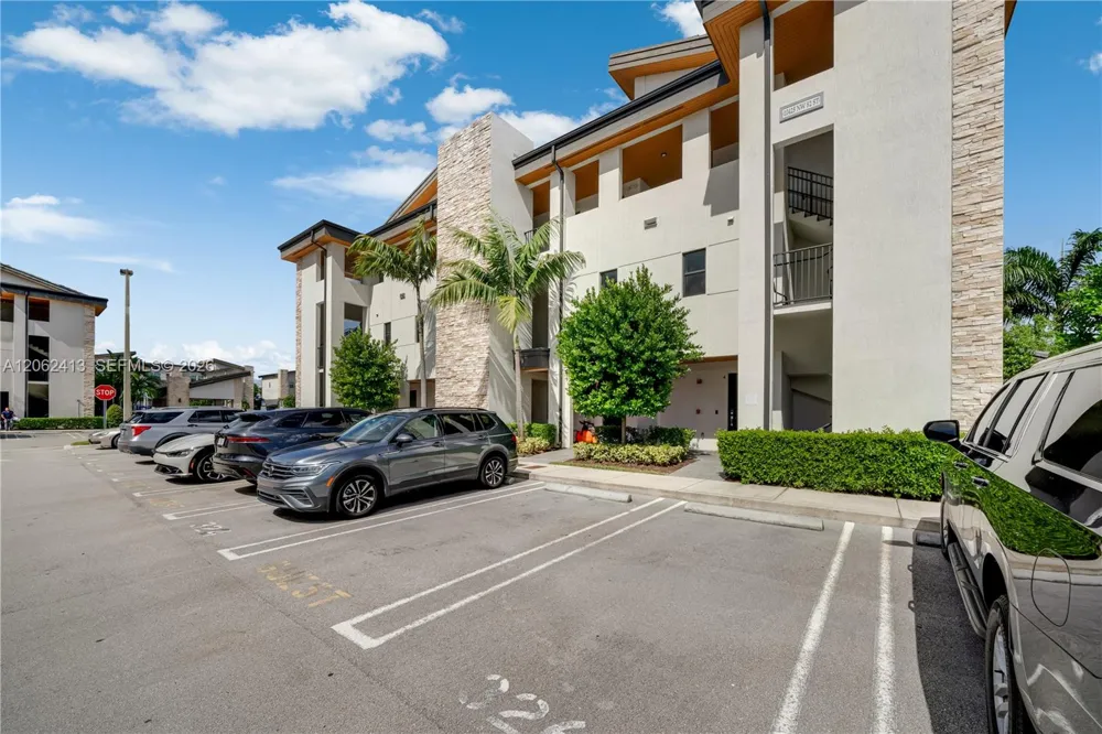 10425 NW 82nd St #4 Doral, FL 33178