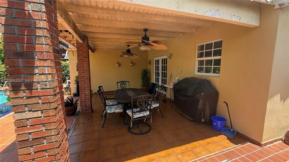 1542 SW 138th Ct Miami, FL 33184
