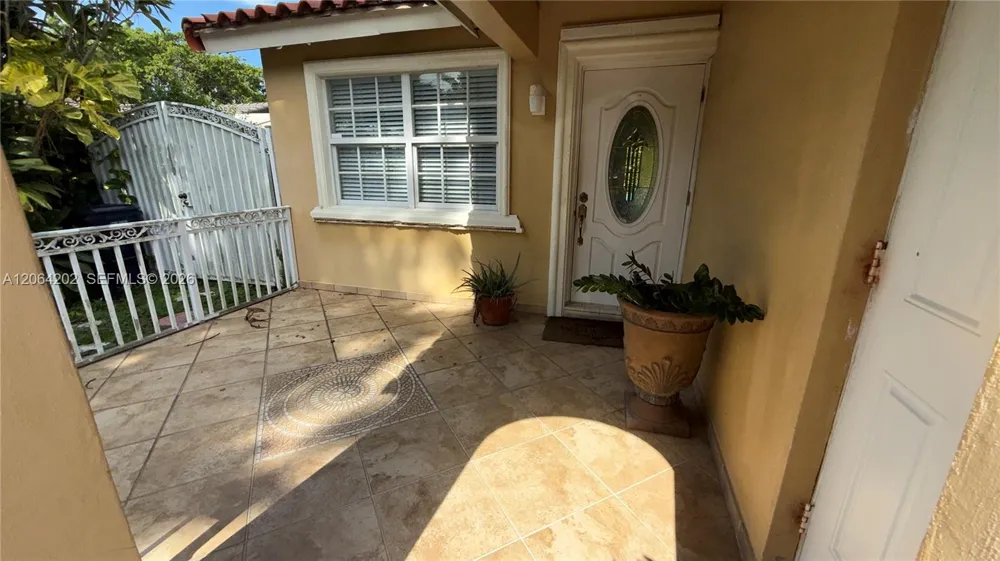 1542 SW 138th Ct Miami, FL 33184