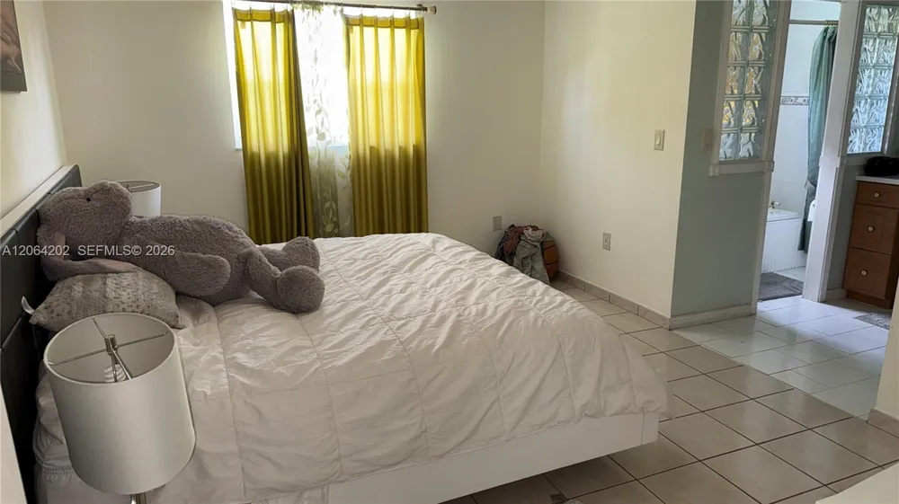 1542 SW 138th Ct Miami, FL 33184