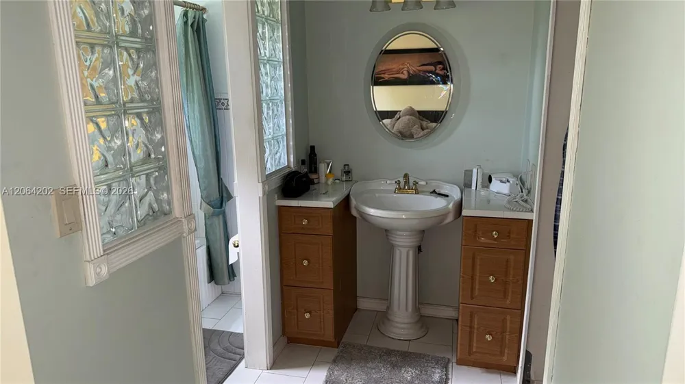 1542 SW 138th Ct Miami, FL 33184