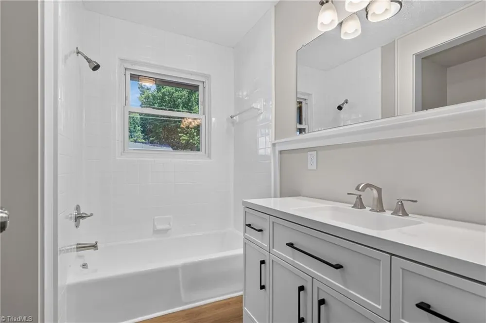 128 Englewood Drive Archdale, NC 27263