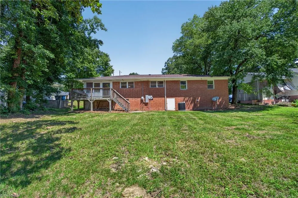 128 Englewood Drive Archdale, NC 27263