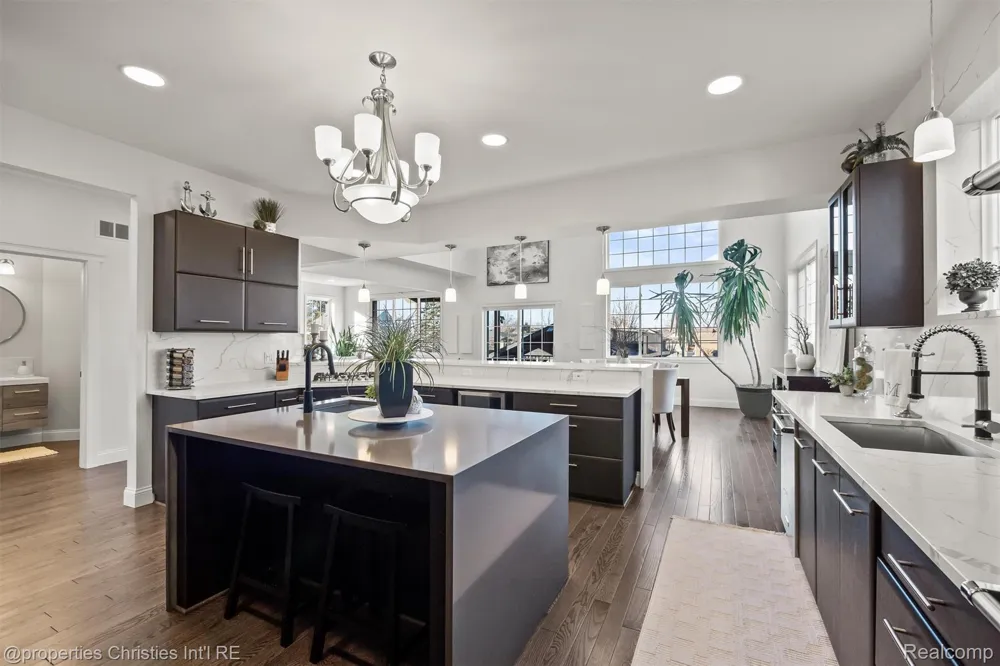41245 Belvidere Street Harrison Charter Township, MI 48045